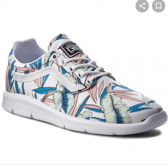 Vans Shoes - Vans tropical leaves lace up sneakers EUC 7